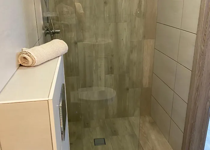 Plaza 2 بيت ضيافة *